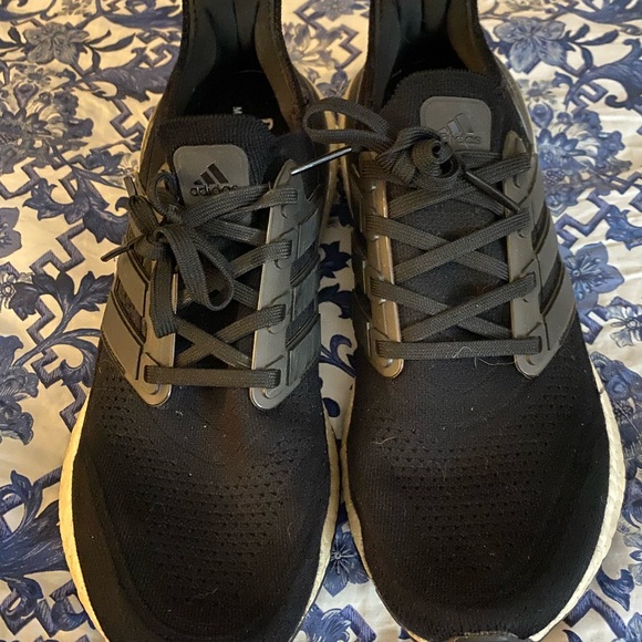 Adidas Ultraboost - Picture 6 of 8